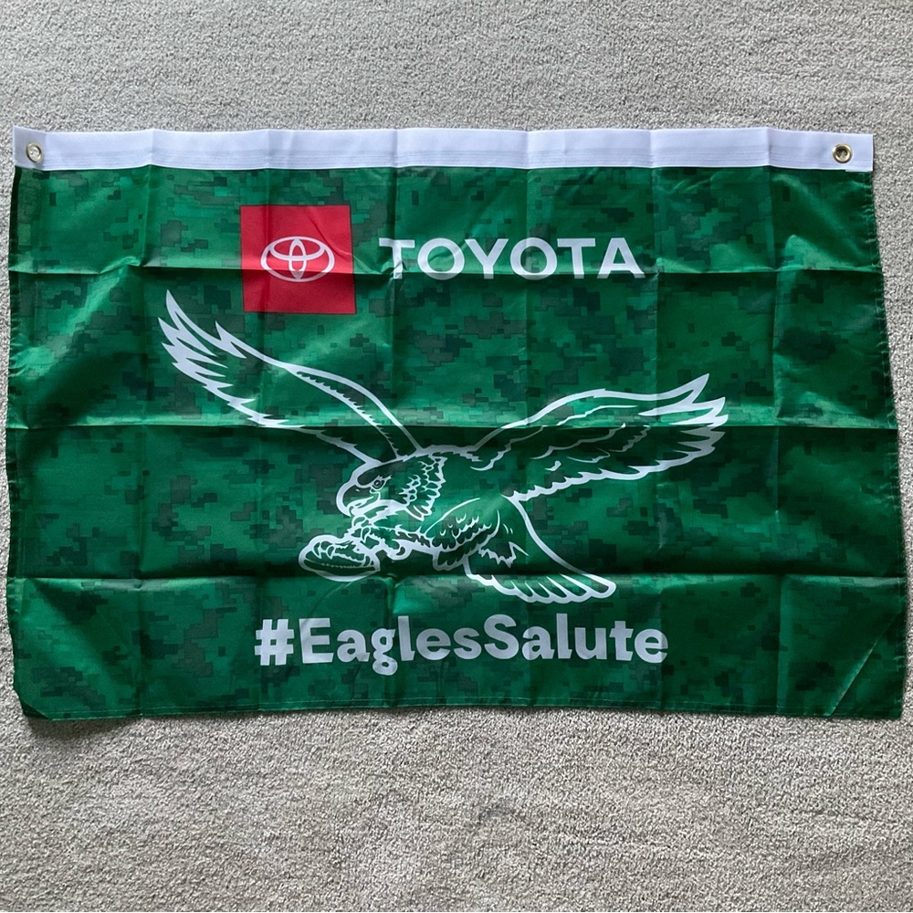Philadelphia Eagles kelly green Salute to Service flag
